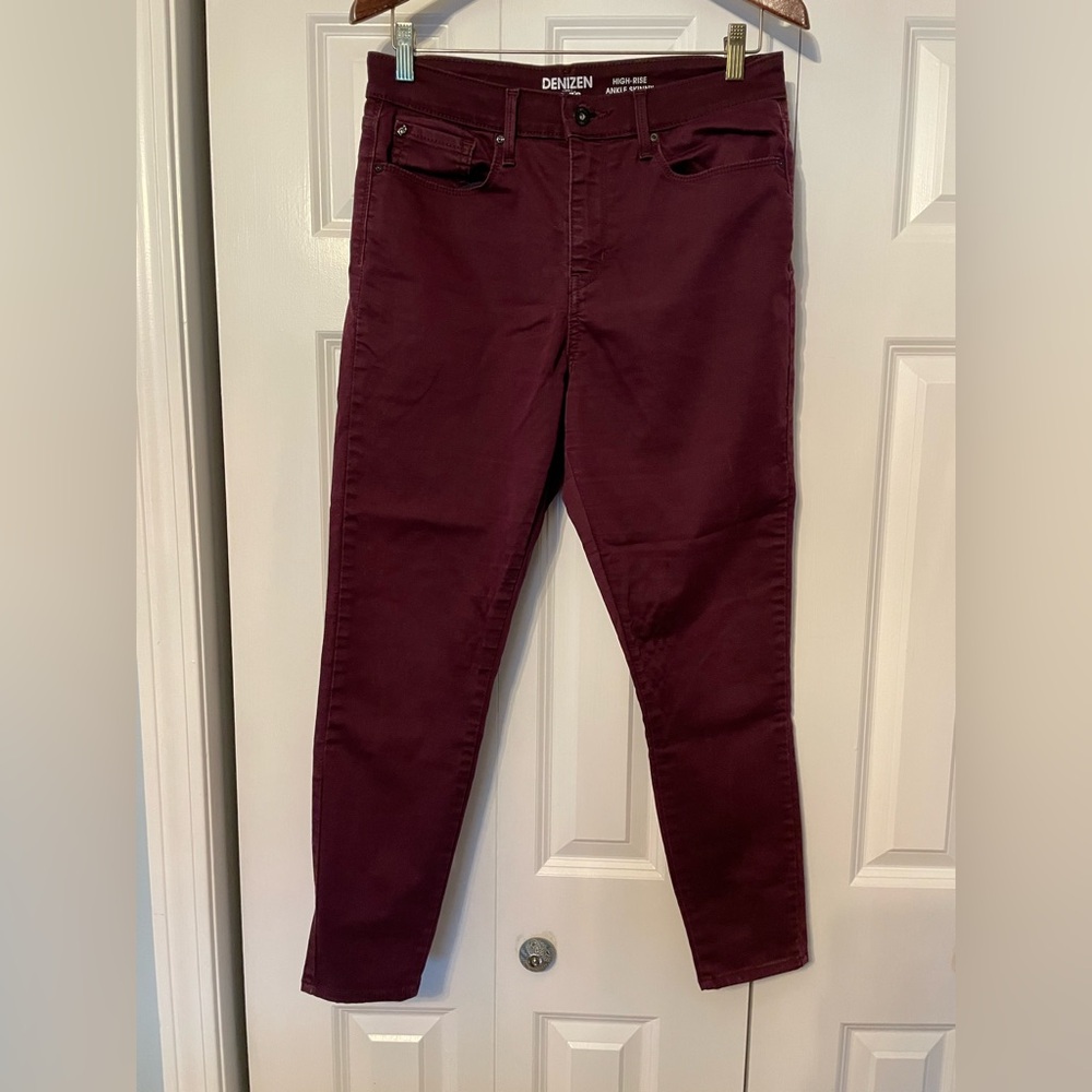 Levi's Women's Burgundy Skinny Jeans